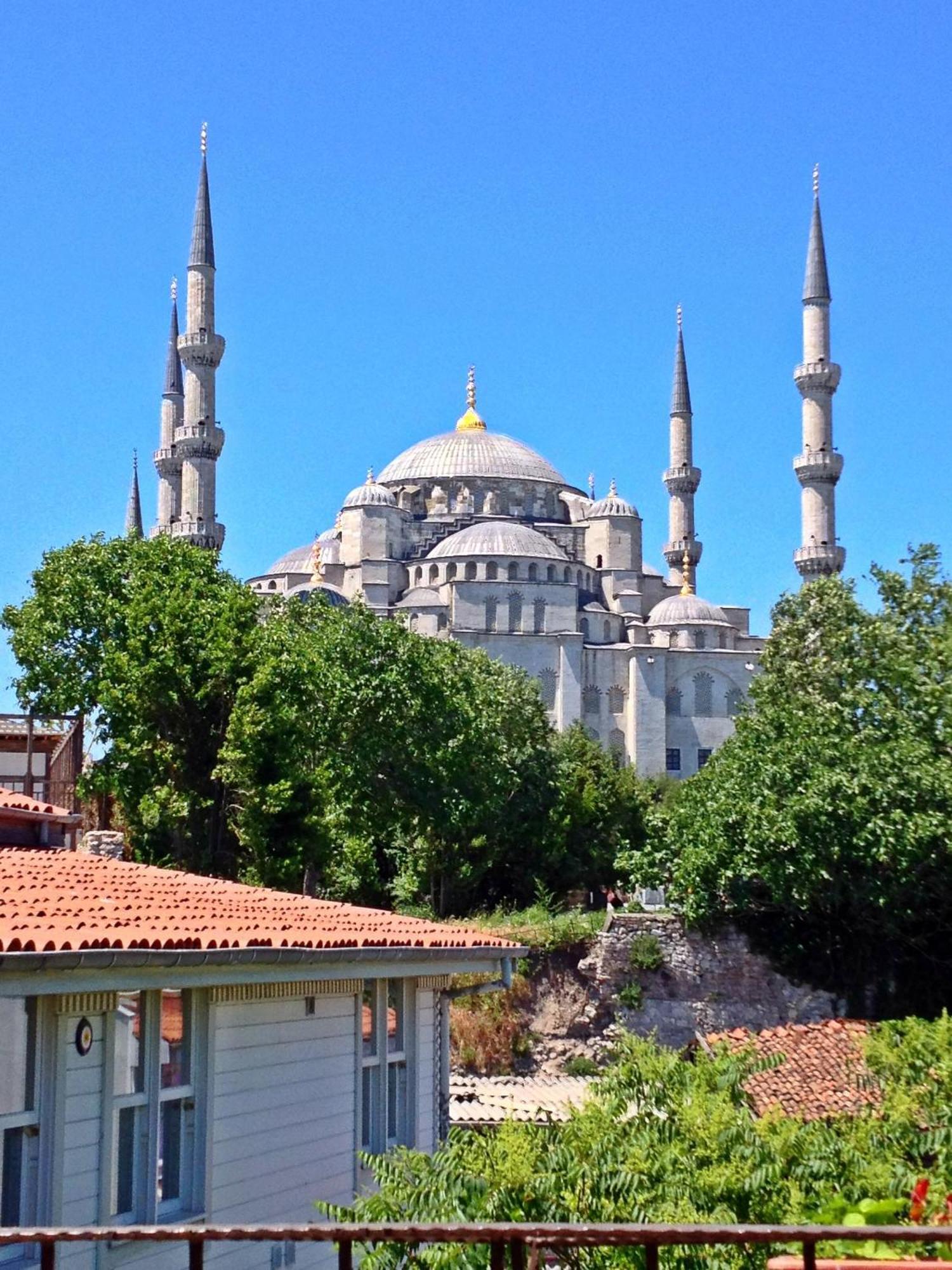 Naz Wooden House Inn Istanbul Exterior photo