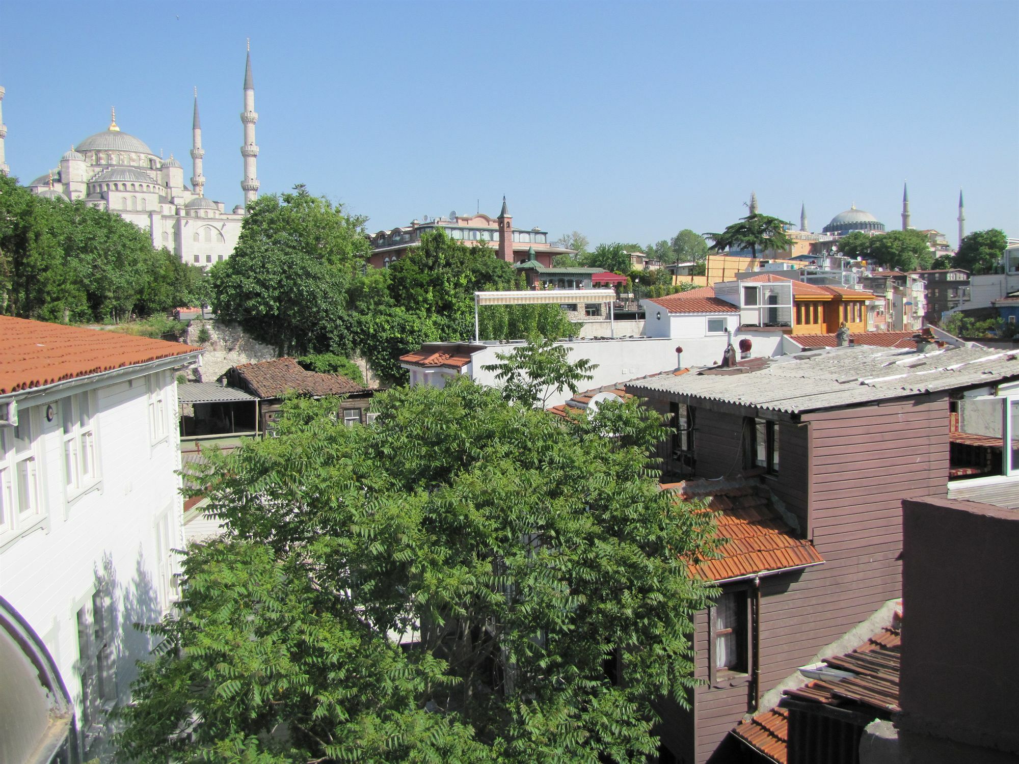 Naz Wooden House Inn Istanbul Exterior photo
